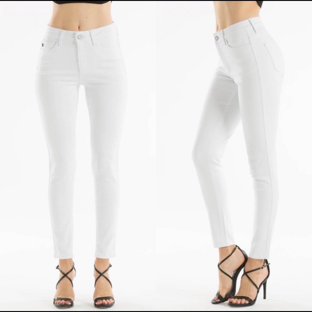 NWOT Kancan High Rise White Skinny Jeans